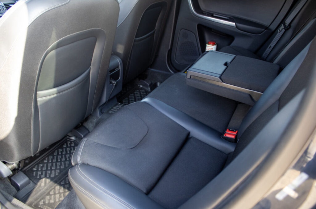 VOLVO XC60 (2015) - 19