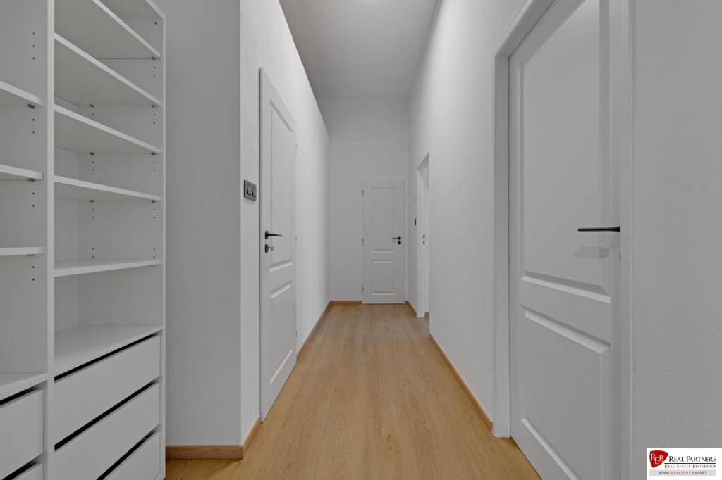 REB.sk Prenájom moderný 8 izbový RD, 250 m2,Sološnicka ul, K - 19