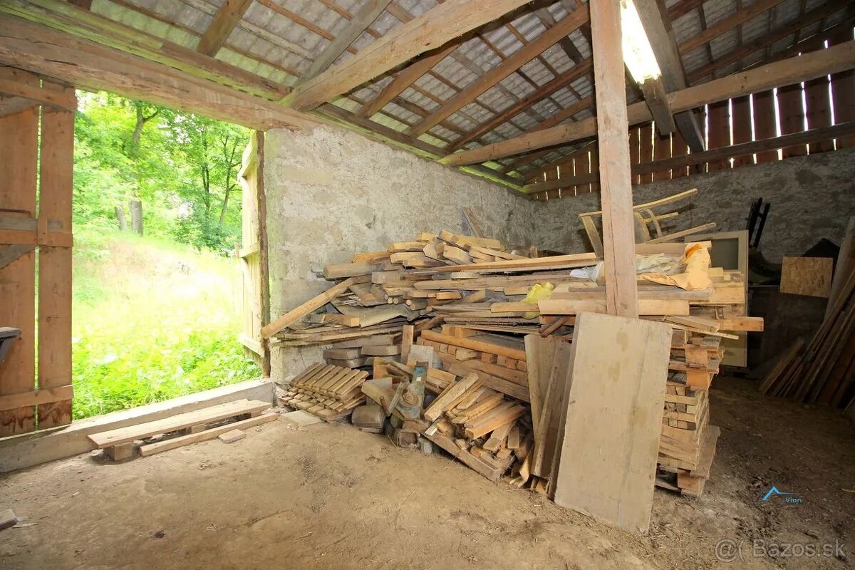 Vidiecka usadlosť na samote s lesmi- Malá Hradná - 19