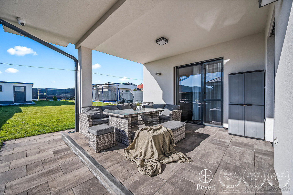 BOSEN | Šikovný rodinný domček s dušou a moderným štýlom - 19