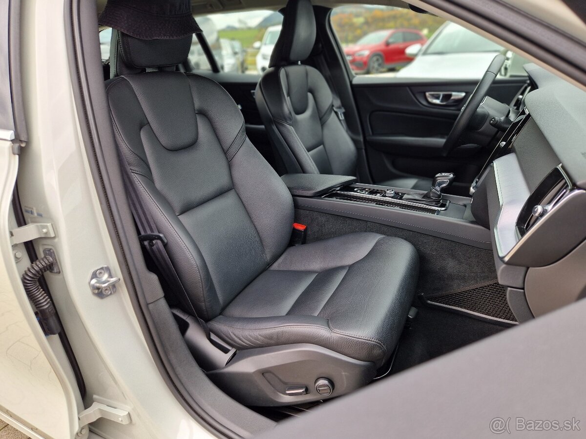 Volvo V60 D4 Momentum AWD A/T - 19