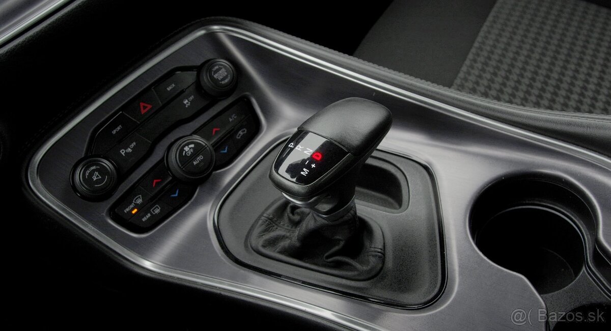 Dodge Challenger 5,7 V8 HEMI R/T - 19