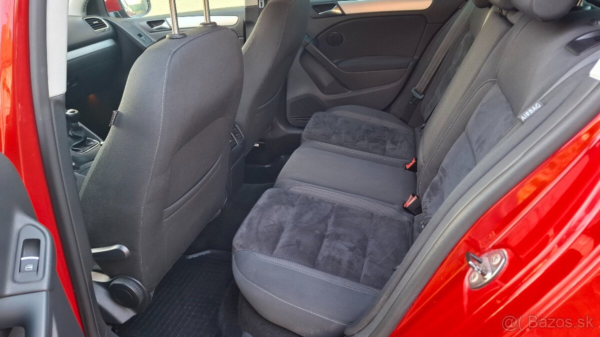 VW Golf 1.4 TSI 122k Highline 6 st. manuál - 19
