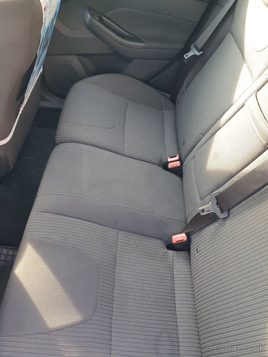 Ford focus 1,6 TDCi 70 kw - 19