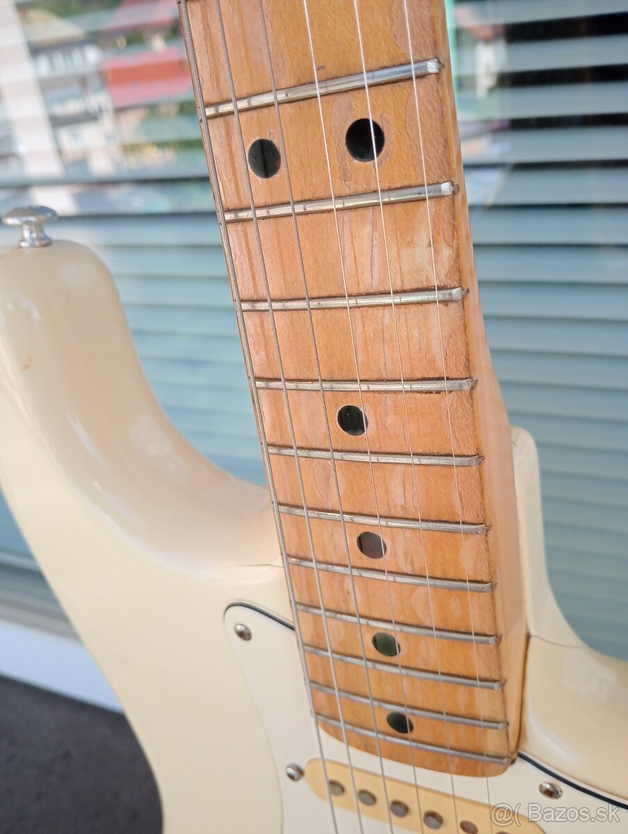 52 až 55 ročná vintage Maya Stratocaster (70. roky) - Japan - 19