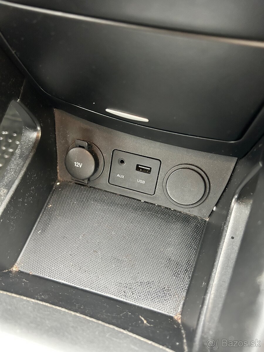 KIA Ceed trojdverák - 19