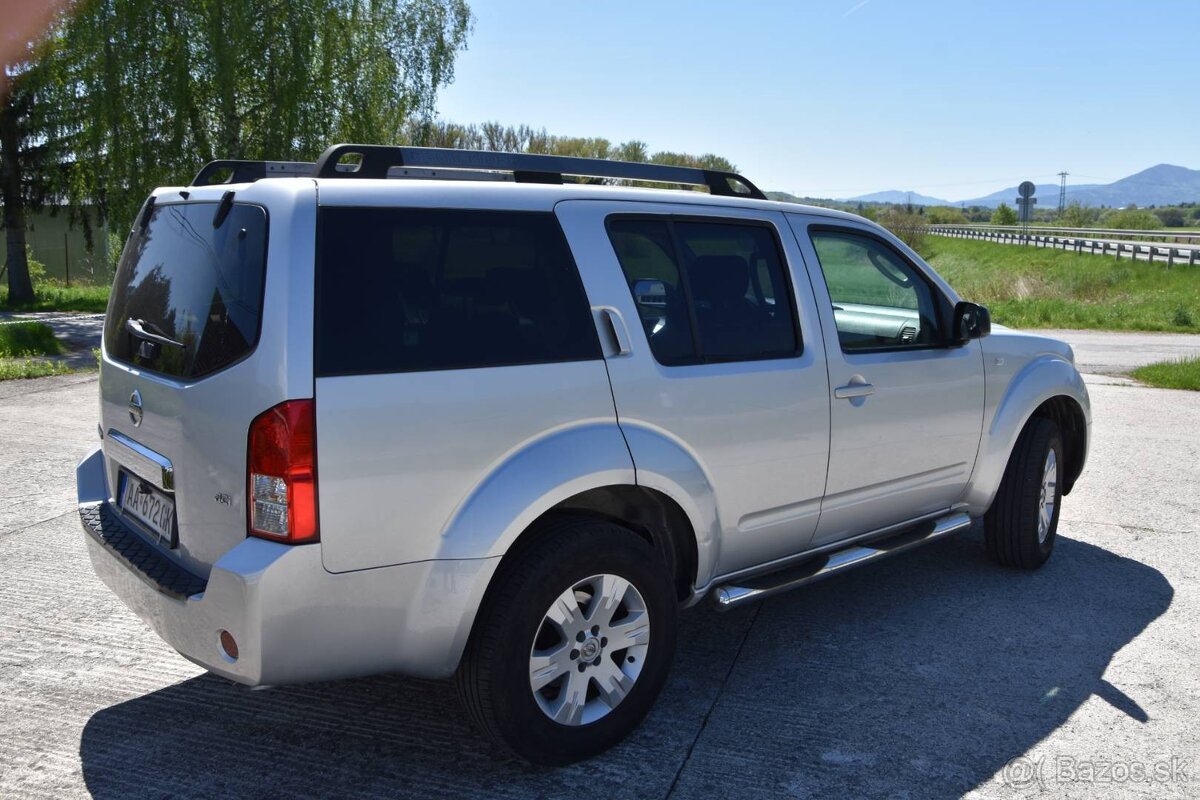 Nissan Pathfinder 2.5 dCi terénne - 19