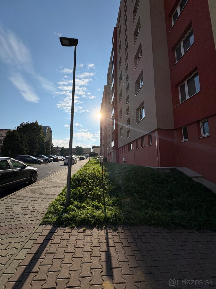 3-IZBOVÝ BYT, LOMNICKÁ PREŠOV - 19