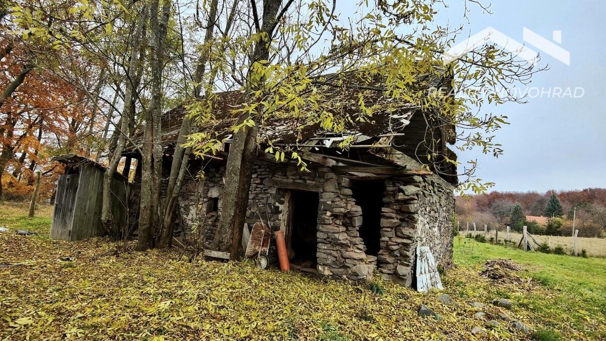 Vidiecke sídlo na polosamote Ábelovských Lazov - 19