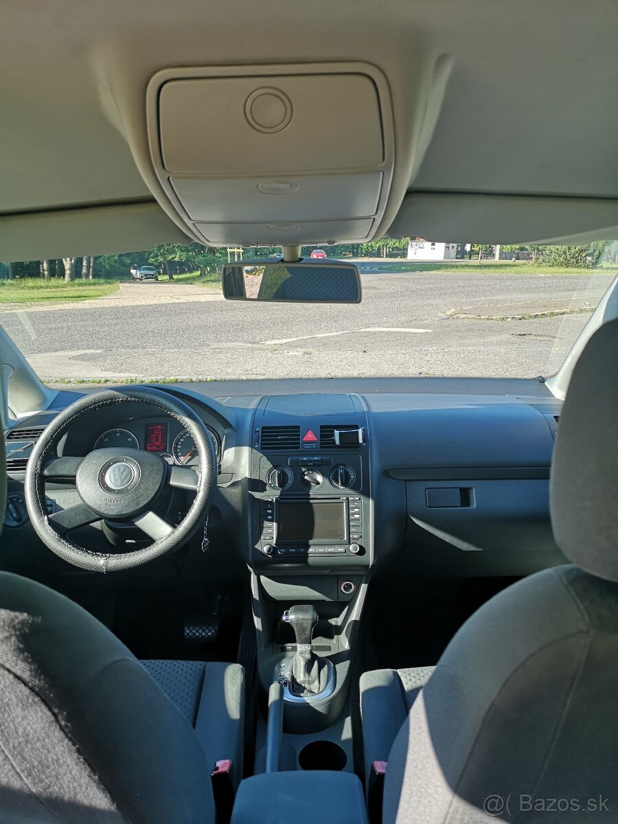 Volkswagen Touran AUTOMAT s park. senzorom - 19