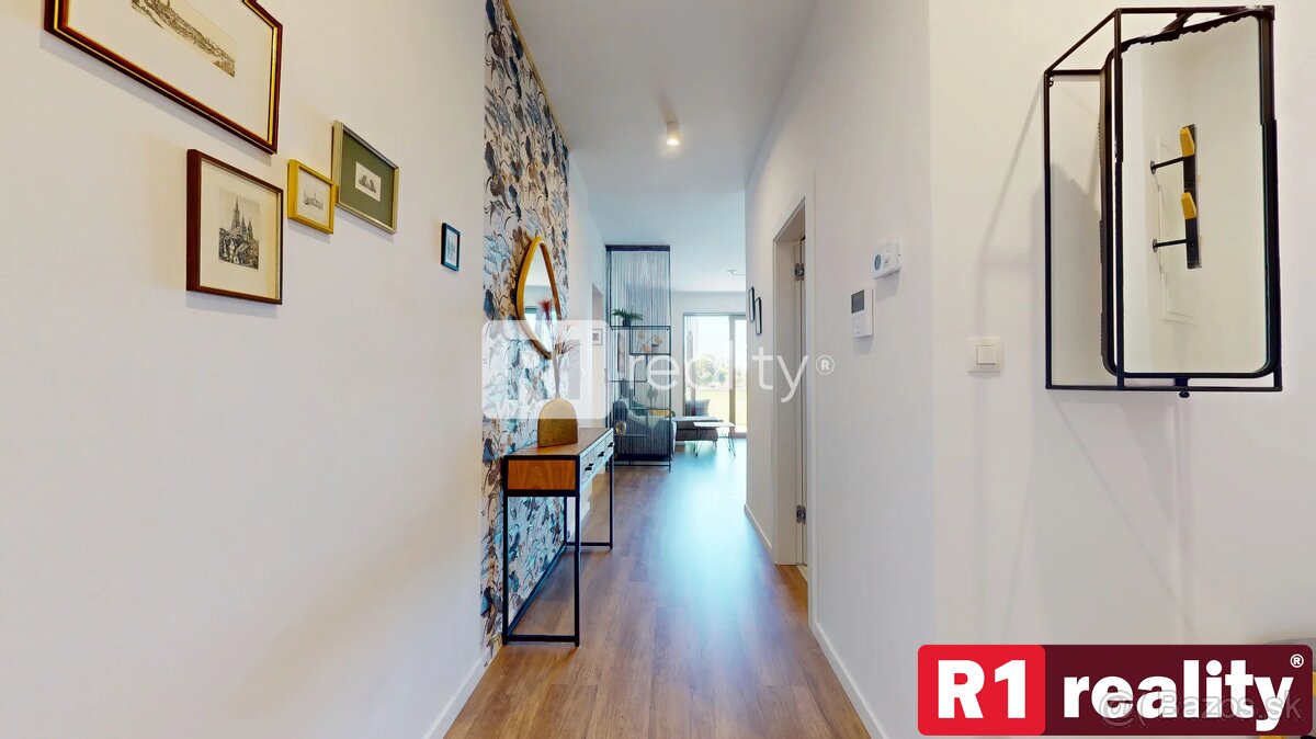 Na prenájom 2 izbový byt 45 m2 + terasa 15 m2 + 30 m2 predzá - 19