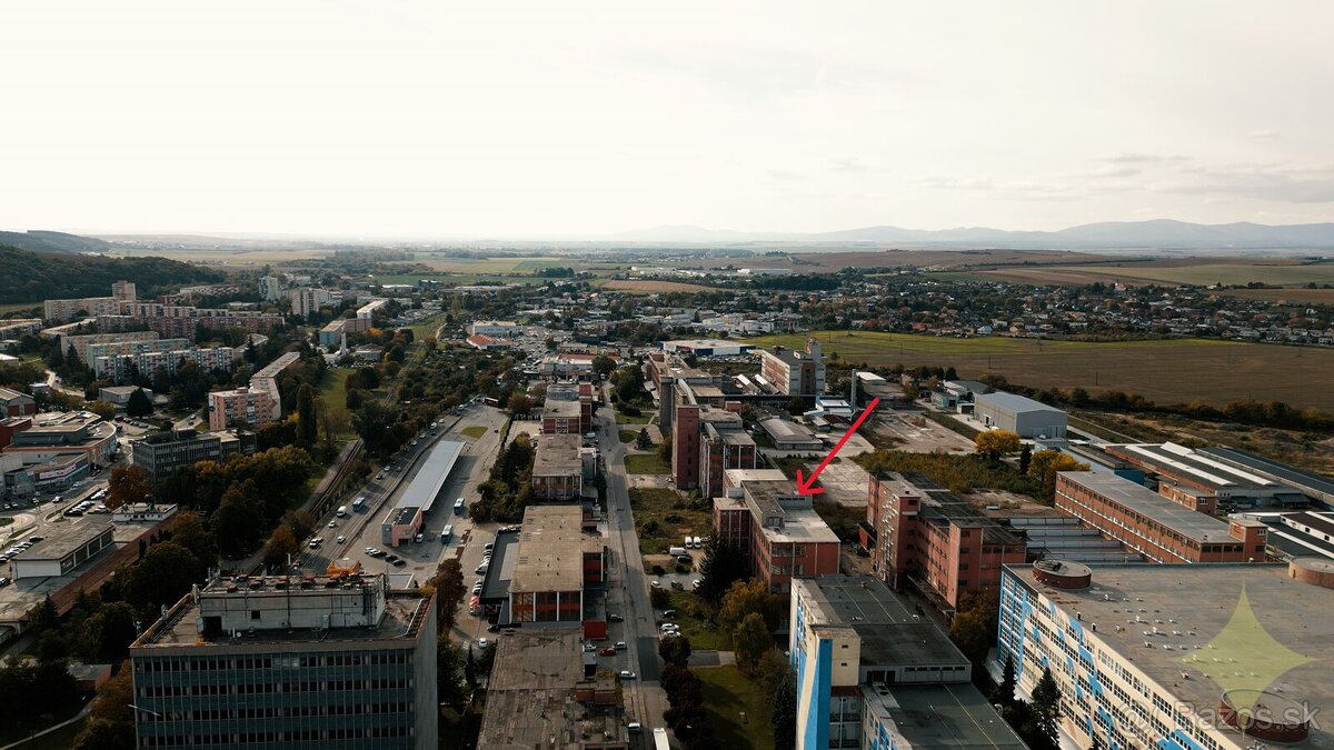 Ponúkam na predaj výrobno - skladové priestory Partizánske - 19