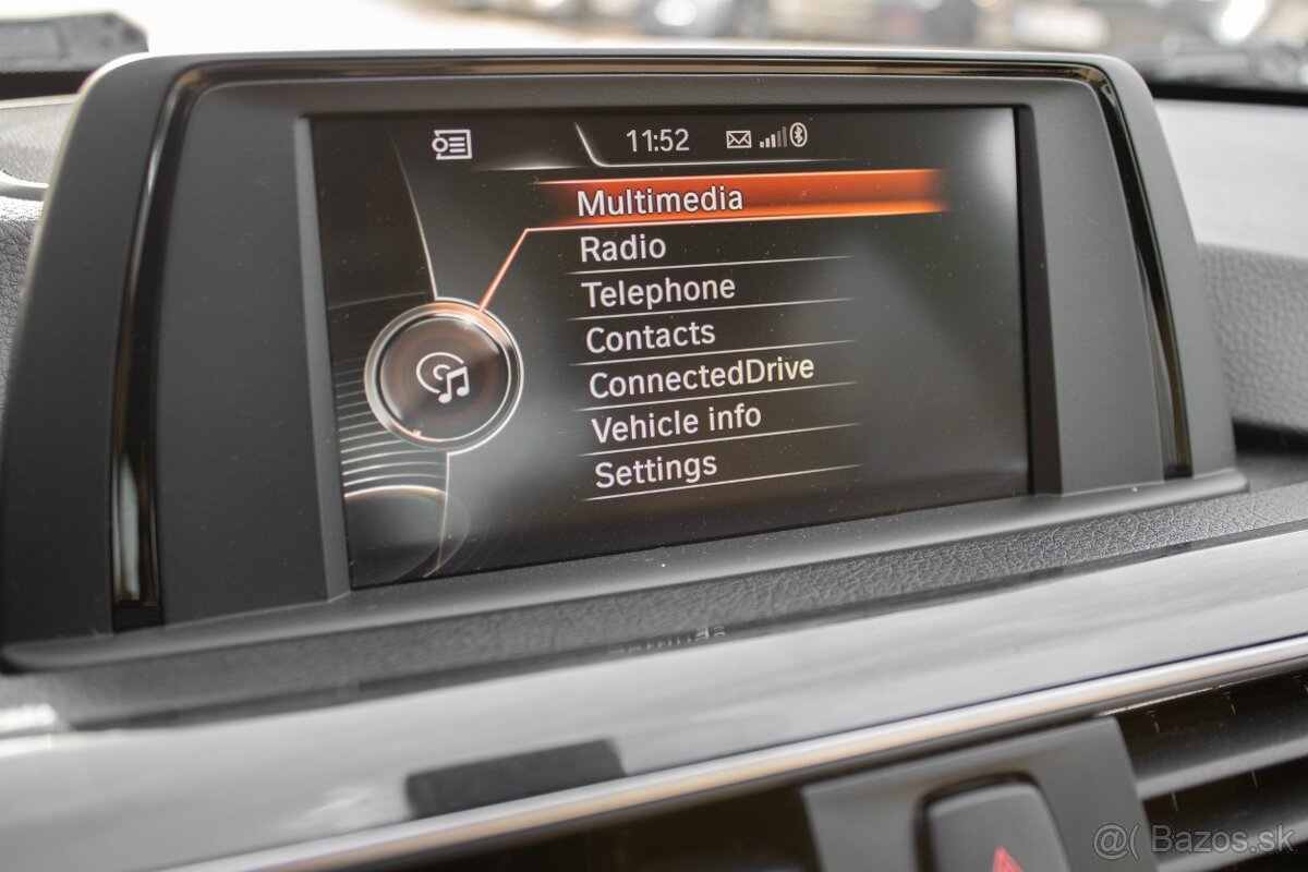 BMW 330i xDrive - 19