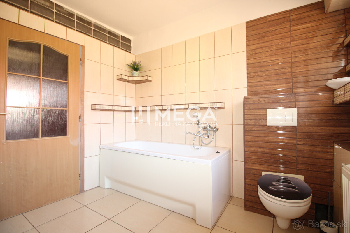 NA PREDAJ: Priestranný dvojgeneračný rodinný dom - Valaliky - 19