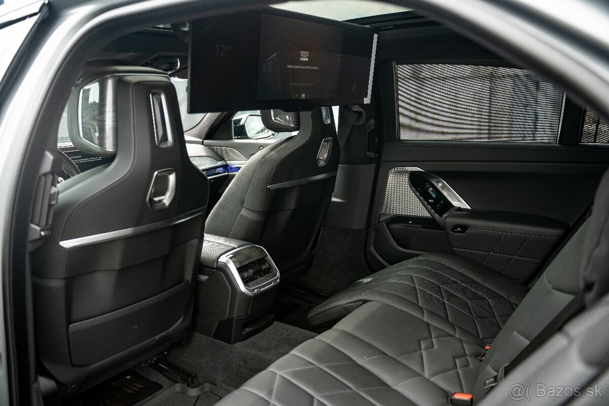 BMW M760e xDrive A/T Na prenájom - 19