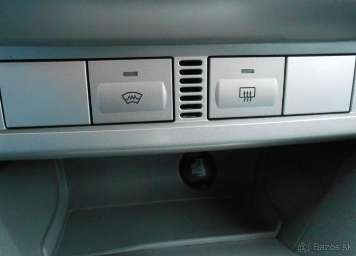 Ford Focus 1,6 74 kW KLIMA Serviska benzín - 19