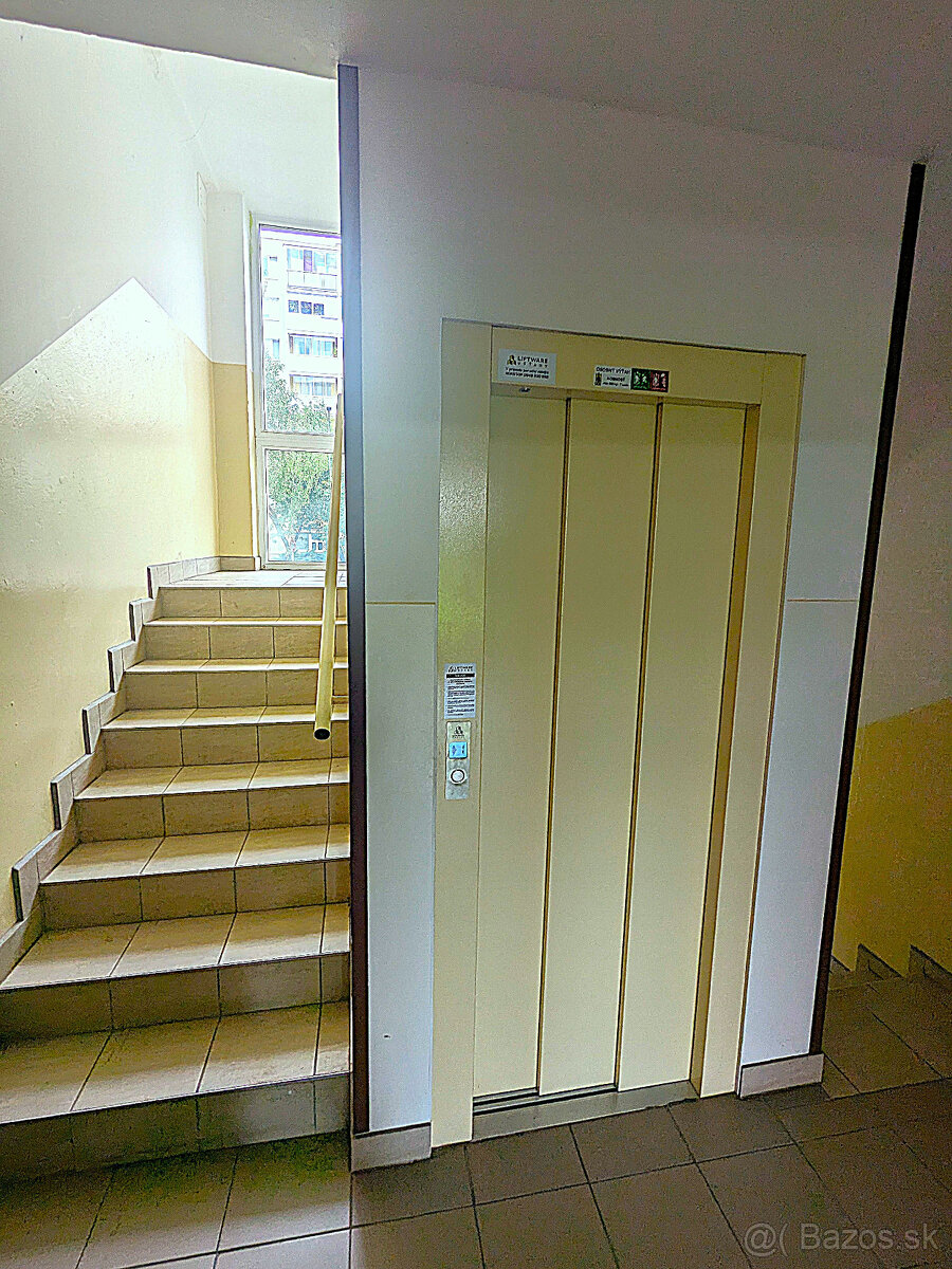 Štýlový, rekonšt. 2-izb. Galaktická ul., Lo, 2.p,voľný kúpou - 19