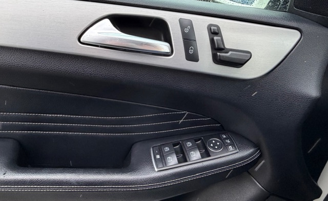 Mercedes-Benz ML Mecedes-Benz 350 - 19