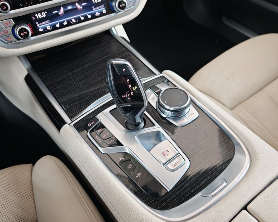 BMW Rad 7 730d xDrive A/T - 19