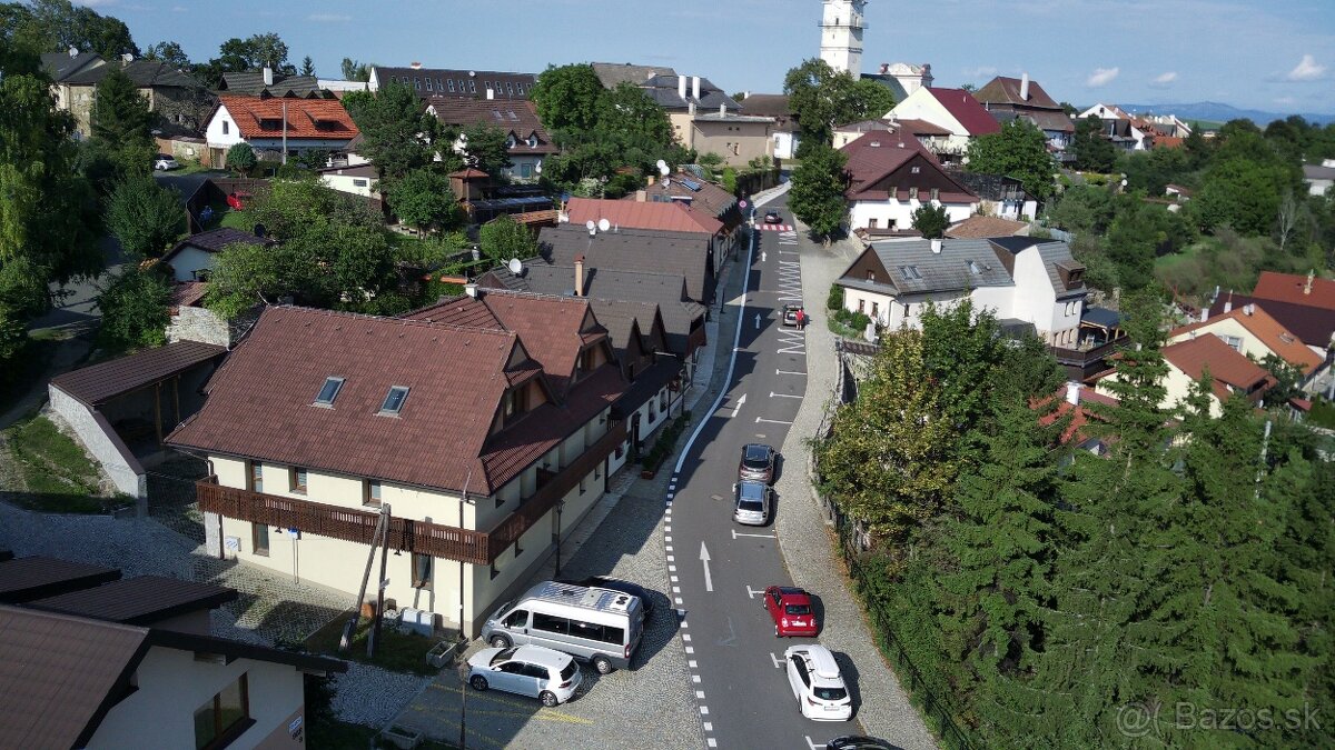 Na predaj 3-izbový podkrovný byt s loggiou v historickom cen - 19