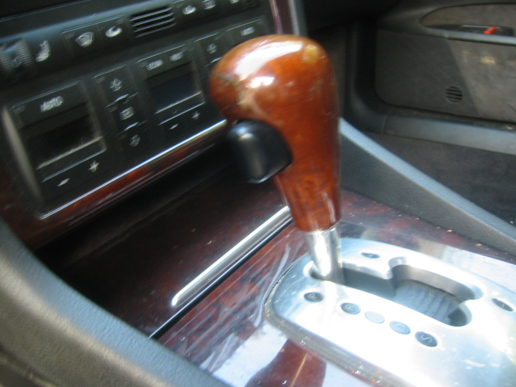 AUDI A8 D2 4.2 228kw krátká i long - díly - 19