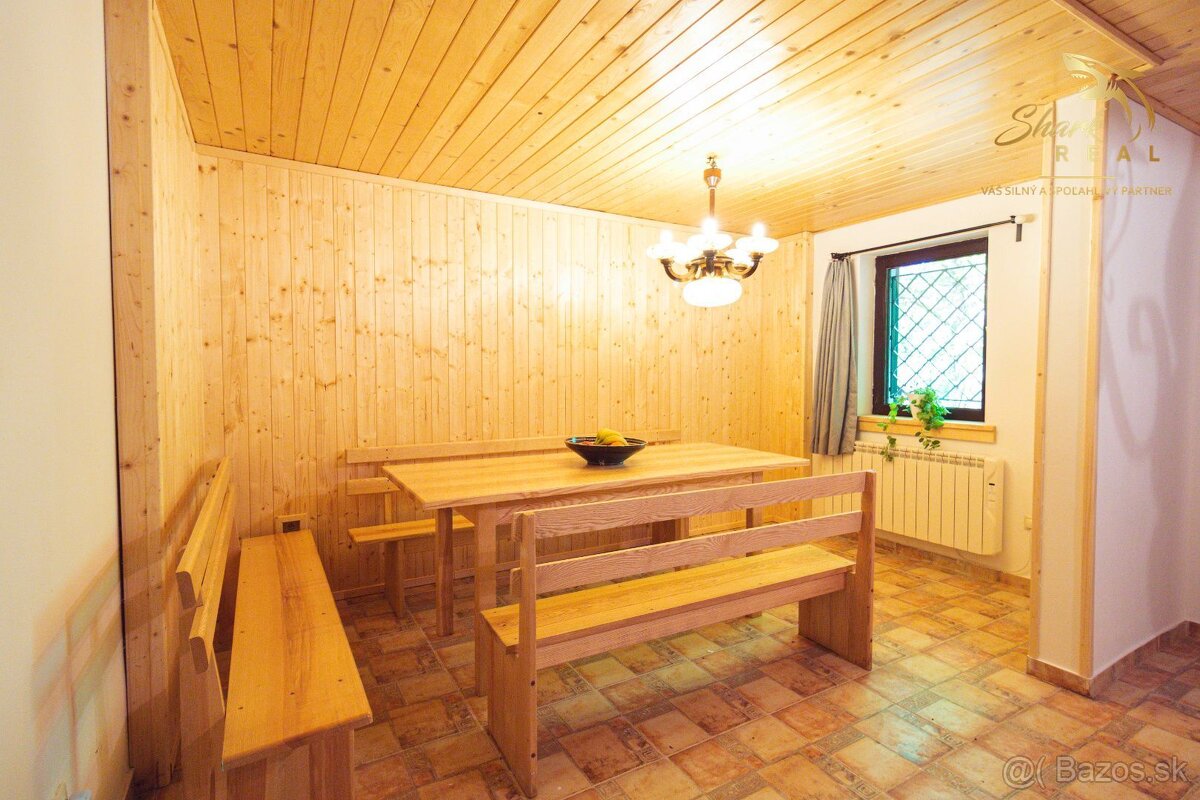 REZERVOVANÉ Čarovná chata uprostred prírody s tečúcim poto - 19