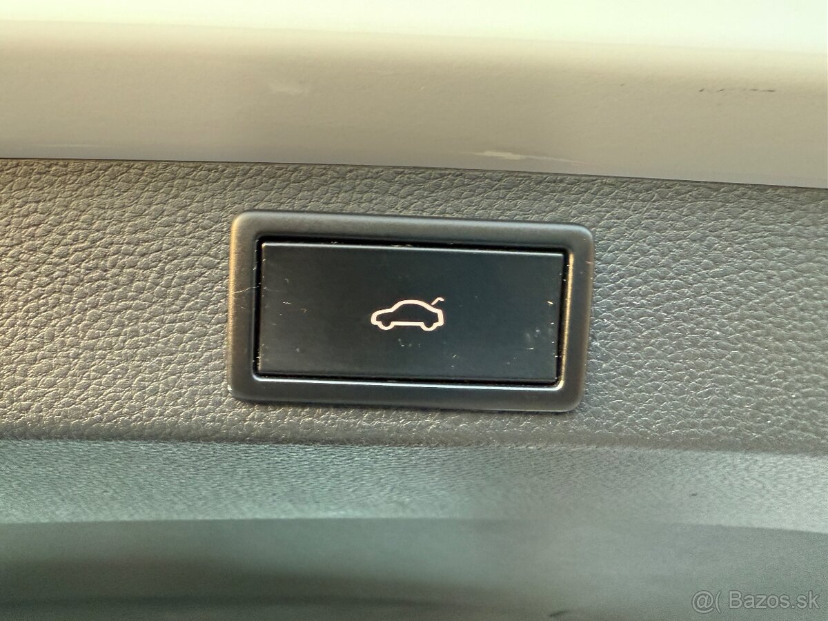 Škoda Karoq benzín Virtual cocpit - 19