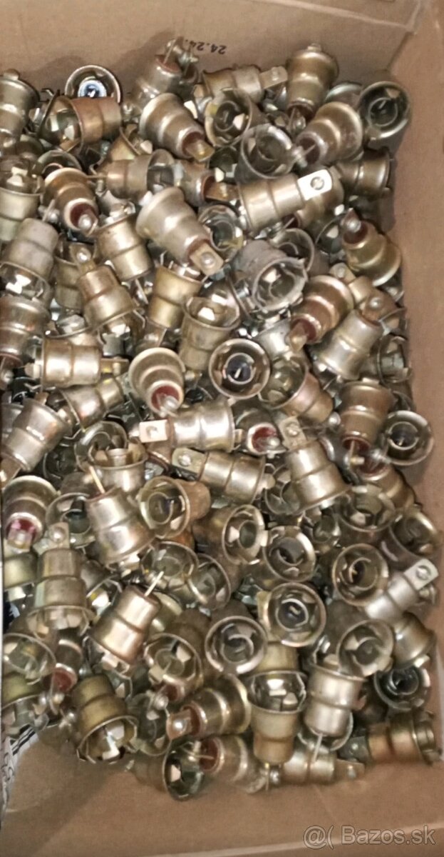 Originální nové náhradní díly z vojenského depozitu MW750 - 19