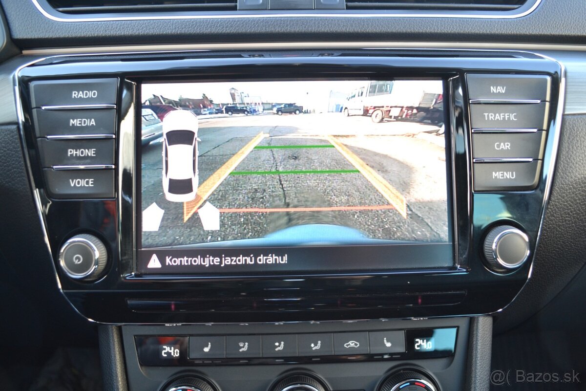 Škoda Superb 2.0 TDi Style 4x4 DSG - 19