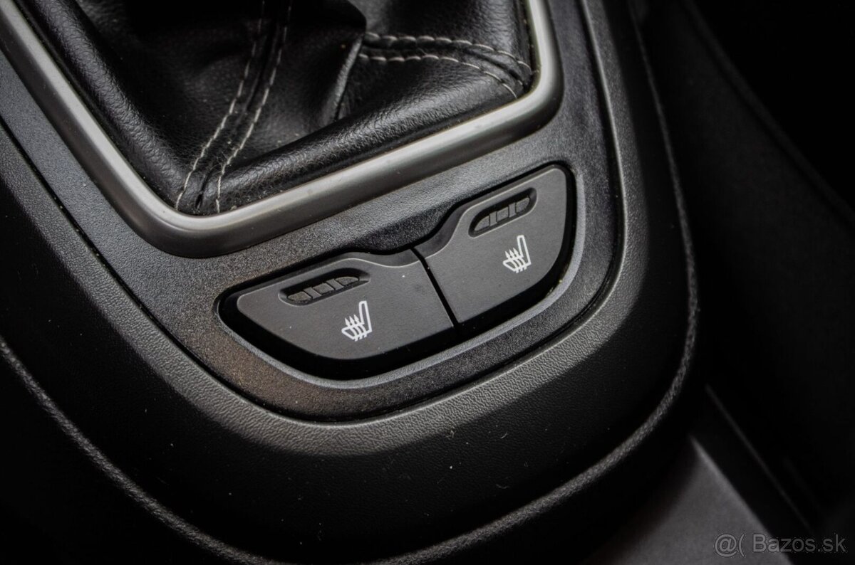 Lada Vesta SW Cross 1.6 MPI, 75kW, M5 - 19