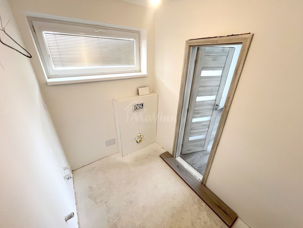 NOVOSTAVBA dokončená v obci Šišov poz.700m2 - 19