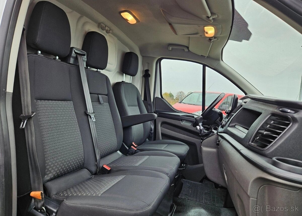 Ford Transit Custom L2H1 2.0TdCi/131 koni - rok 2021 - 19