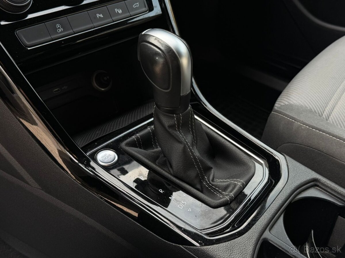 VW Touran R-Line, 7 místný DSG - 19