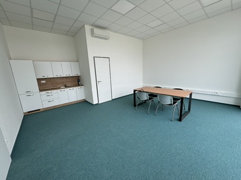 Prenájom nového priestoru 470m² s tepelnými čerpadlami v mes - 19