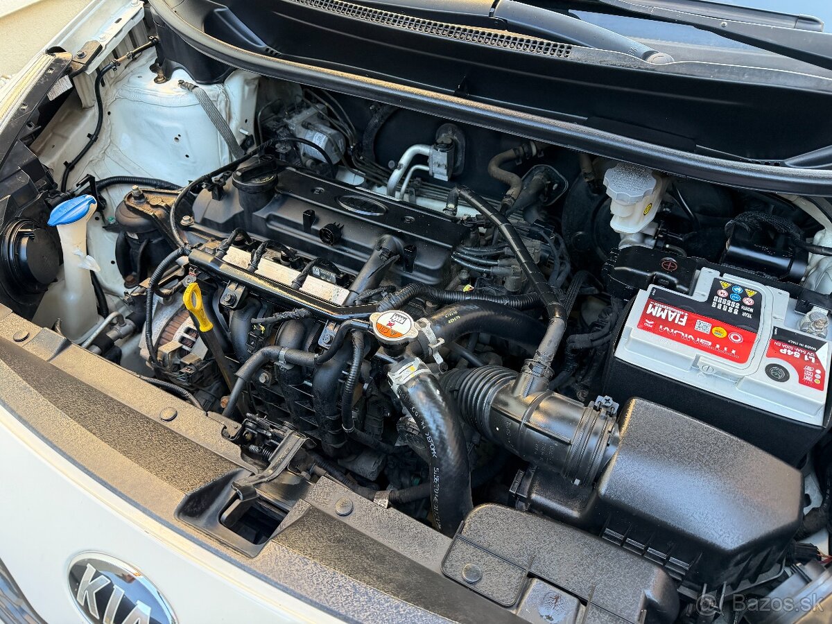 KIA RIO, 1,25 BENZÍN, MANUÁL, SILVER, 9/2014, 128 563KM - 19