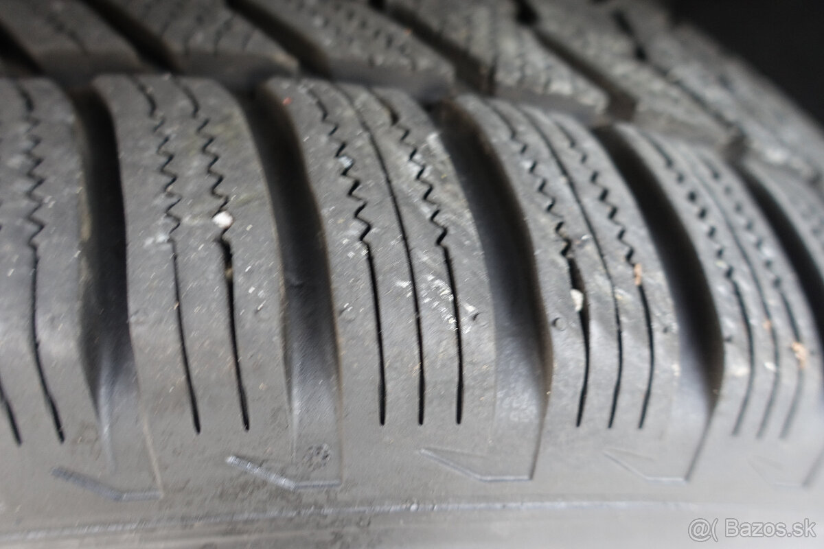 Nissan Navara DoubleCab 2.5 dCi XE, M6, 140kW, 4d. - 19