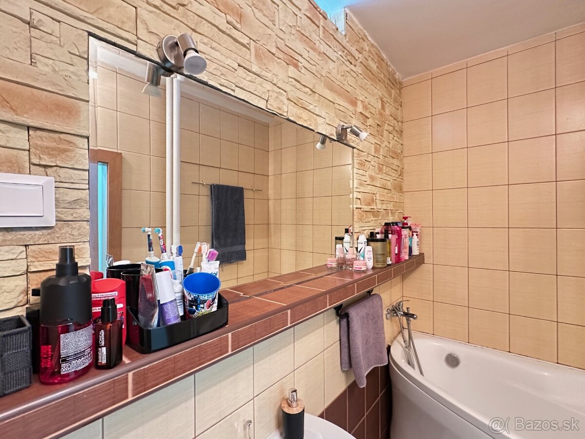 2 izbový byt s loggiou - sídlisko Tarča - 19