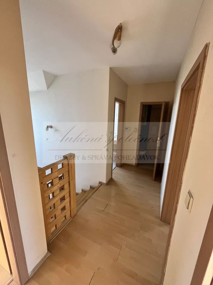 Priestranný rodinný dom na priamy predaj v obci Nová Dedinka - 19