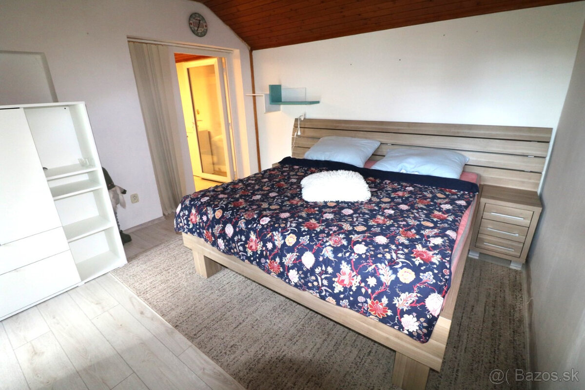 PREDAJ RODINNÝ DOM S BAZÉNOM A PRIESTOROM NA PODNIKANIE - 19