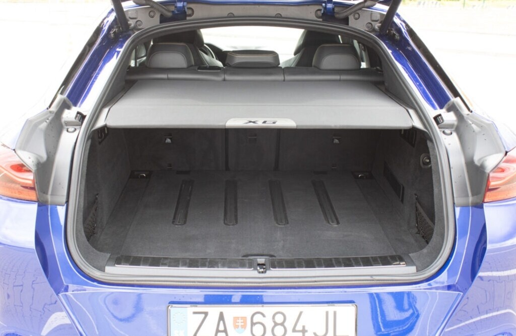 BMW X6 M Competition z roku 2021 - 19