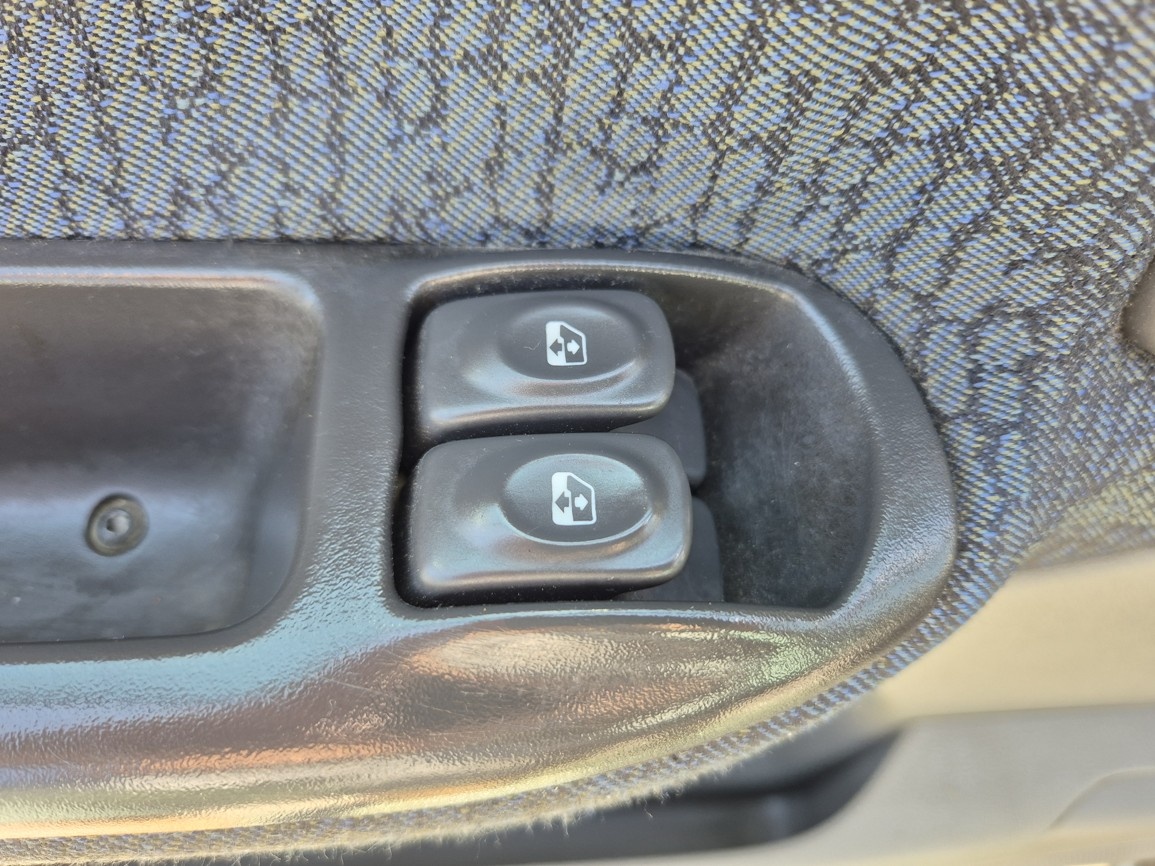 Renault Scenic 1,9dTi 59kW 5°manuál - 19