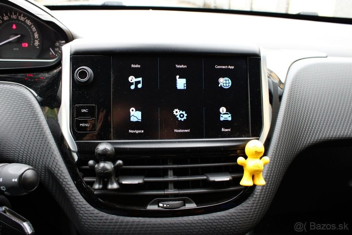Peugeot 2008 1.2 PureTech Style, benzín 2018 - 19