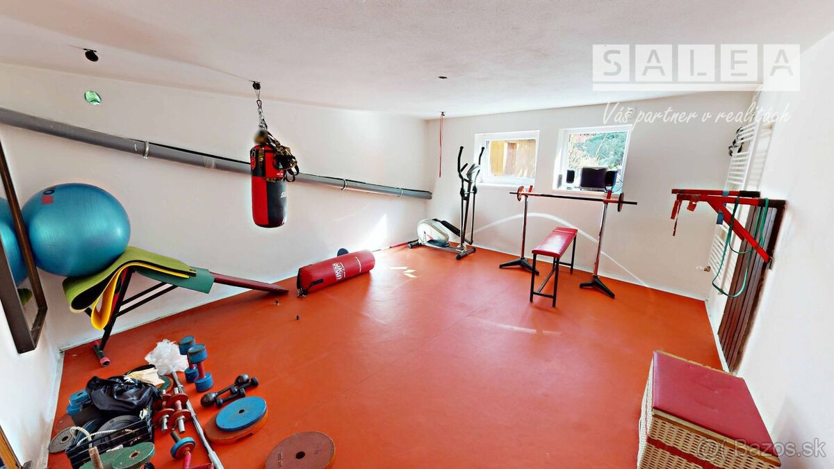 BÁNOVÁ - 6 IZBOVÝ RODINNÝ DOM - 2 BYTOVÉ JEDNOTKY - 19