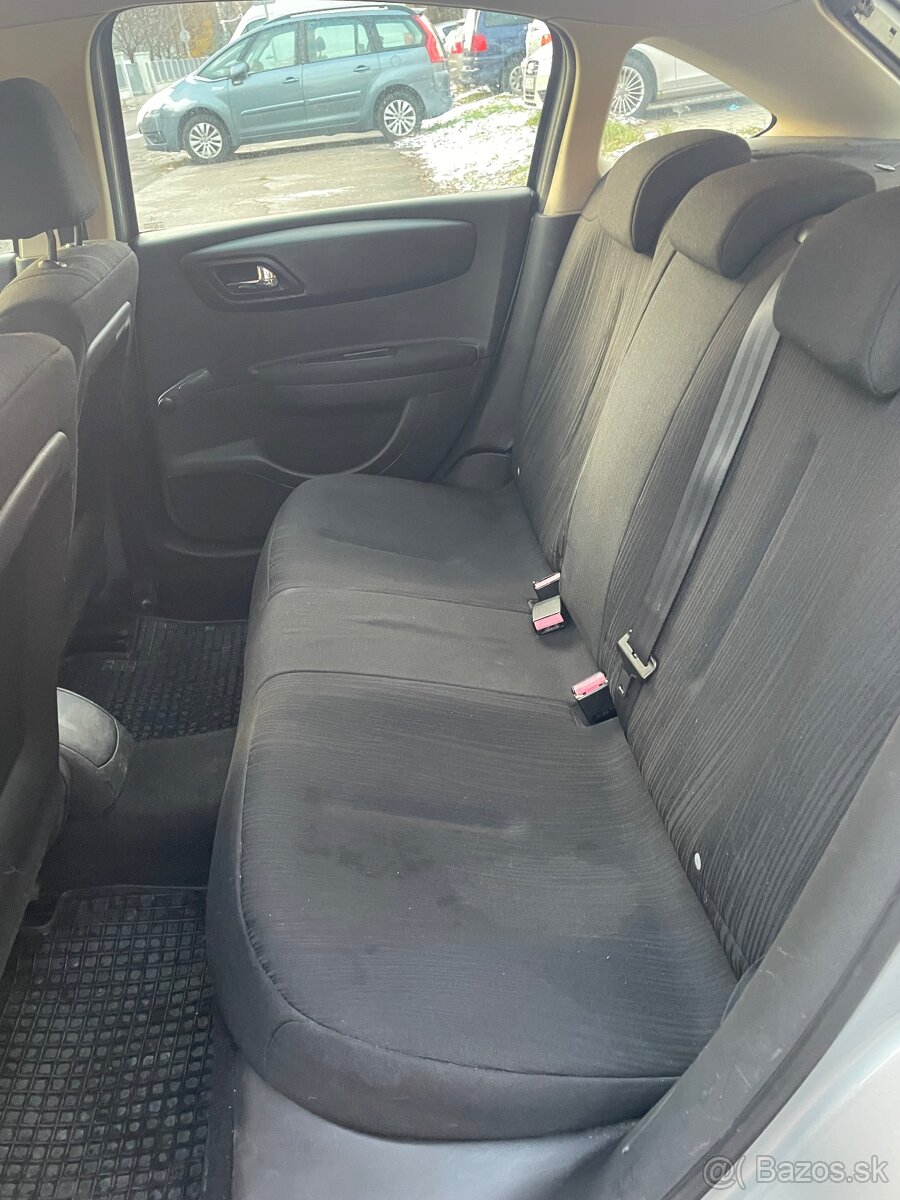 Citroën C4 Hatchback 1.4 16V - 19