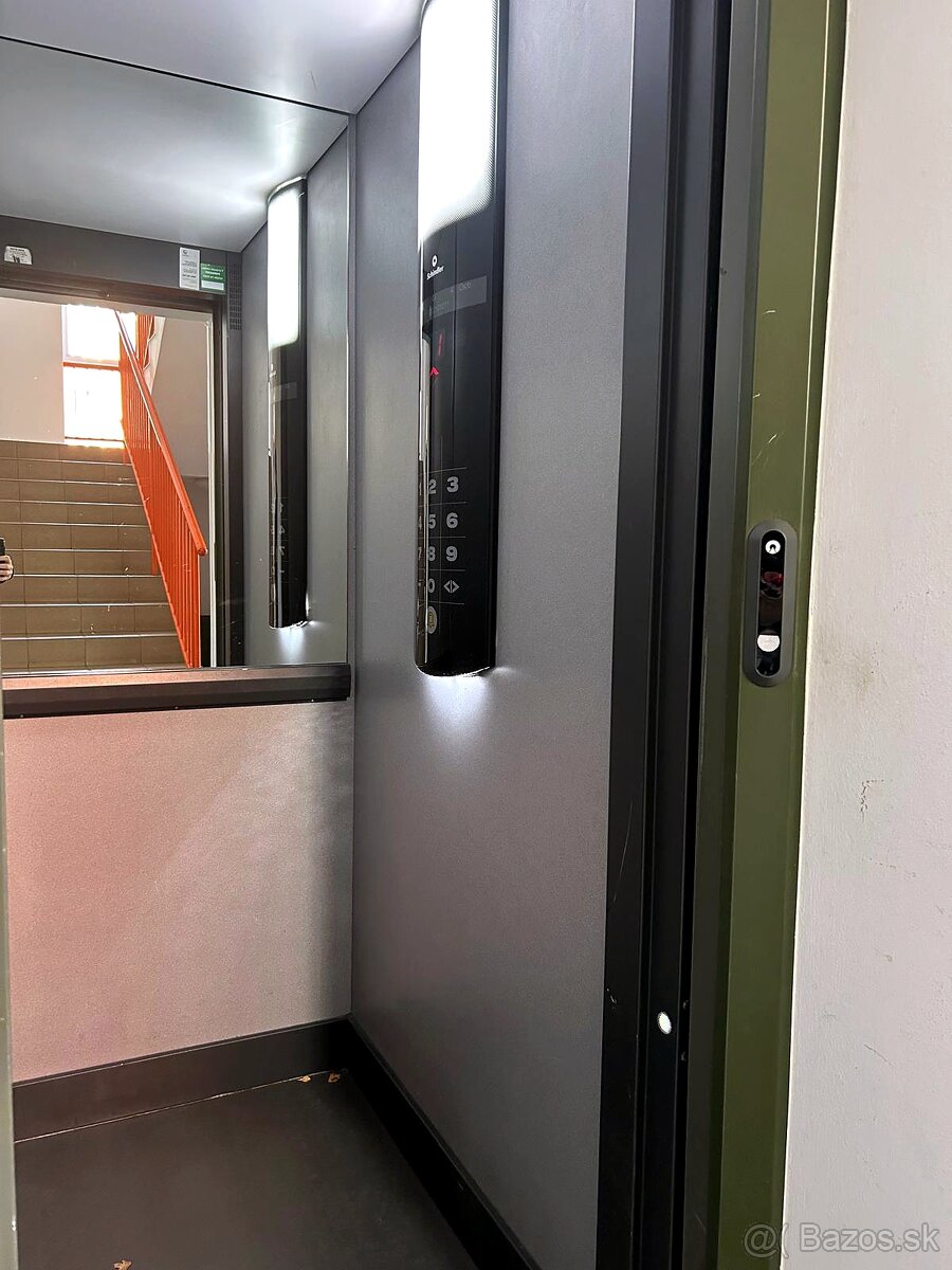 Prenájom veľkého 4-izbového bytu pri British intern. school - 19