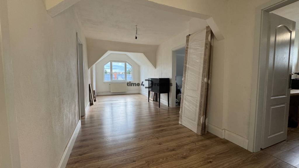 NA PREDAJ 9 izbový rodinný dom v obci Cabaj Čápor - 19