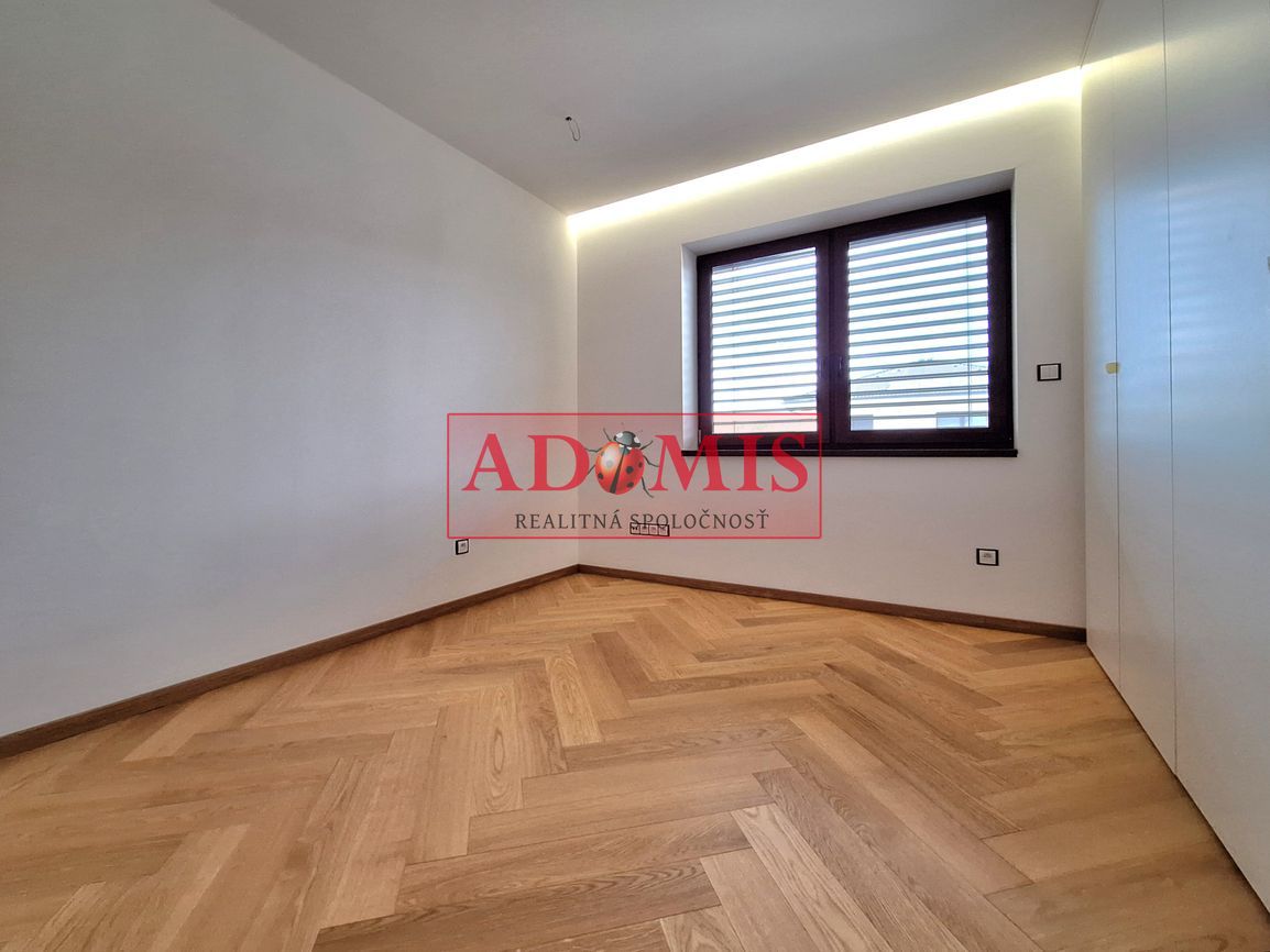 ADOMIS - predáme pekný RD 154m2, 4-5izbový, Durďošík, všetky - 19