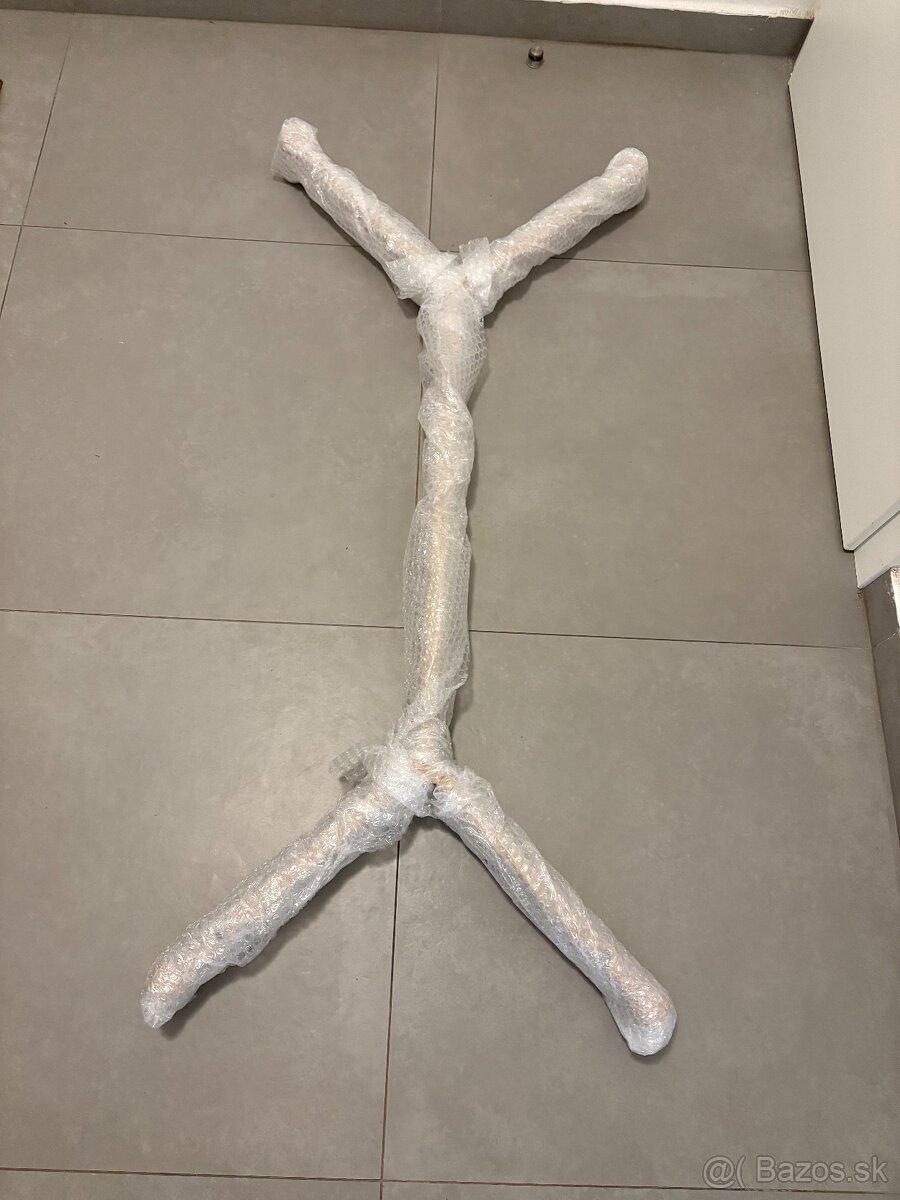 Jedálenský stôl - 19