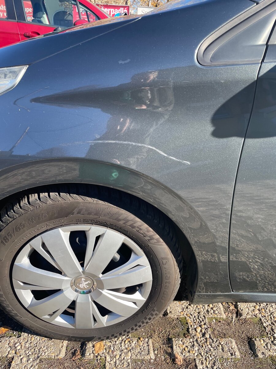 Peugeot 208 • 2012 • 1.4 Diesel • 50 kW • - 19