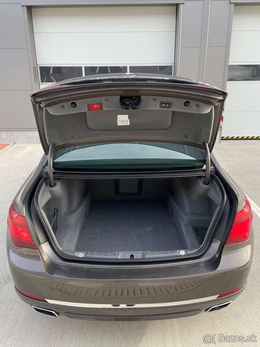 BMW Rad 7 740Xd F01 X-drive Facelift - 19